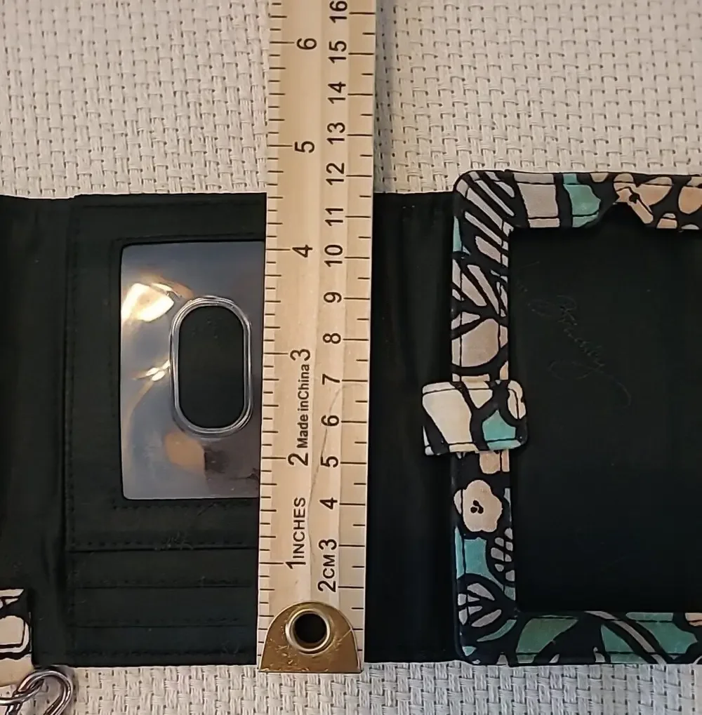 Vera Bradley Card Holder Quilted Wristlet Island Blooms Tri Fold Snap ID Badge